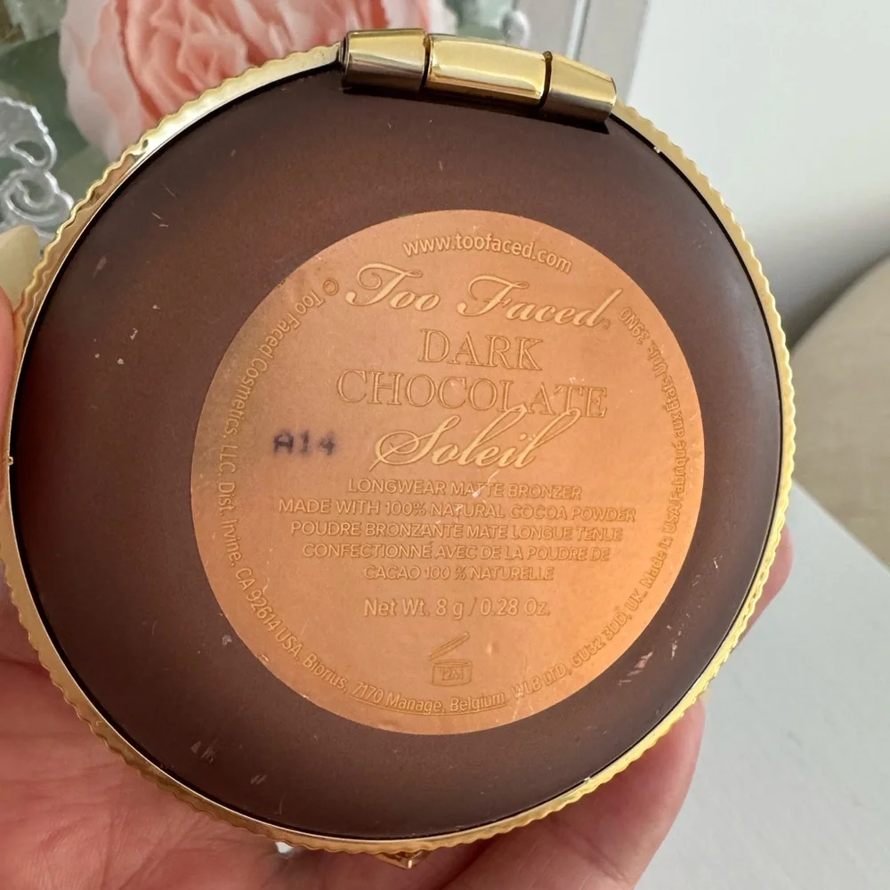 TOO FACED Dark Chocolate Matte Bronzer - Matte Finish